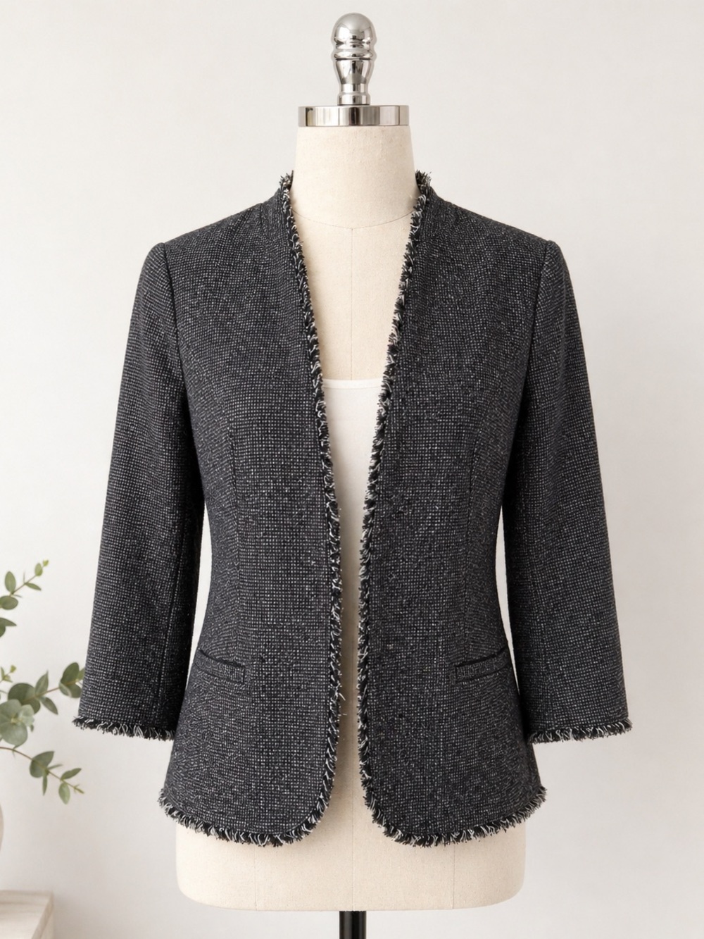 ANN TAYLOR Blazer gray, SIZE 10 PETITE, (S/M) Textured Fringe Trim Blazer Gray